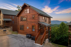 A Piece of Heaven cabin w mountain views, 3 levels, mountain views, game room, free ticket, Wi-fi